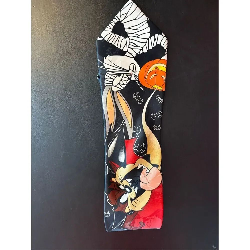 Loony tunes Halloween tie